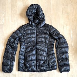 Uniqlo Black Ultra Light Down Hooded Jacket Size Small